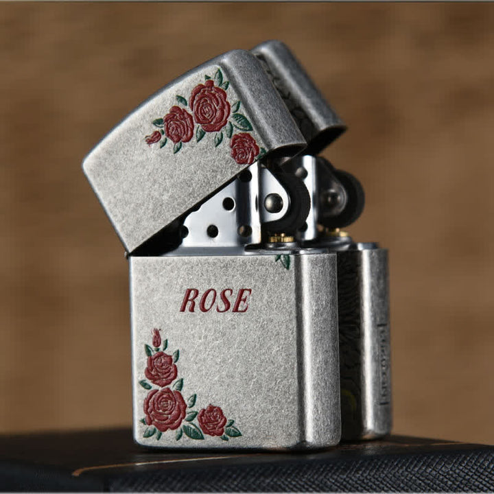Briquet à pétrole rechargeable avec motif de fleur de rose rouge