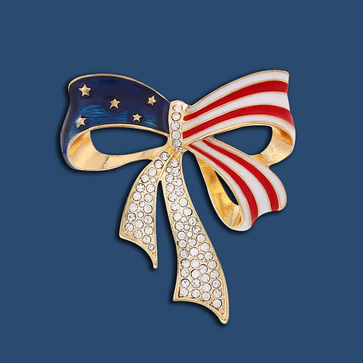 Broche en strass avec noeud papillon et drapeau américain