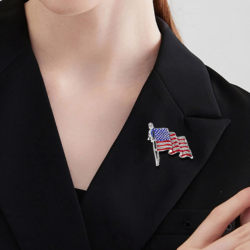 Broche en strass scintillant avec drapeau américain patriotique