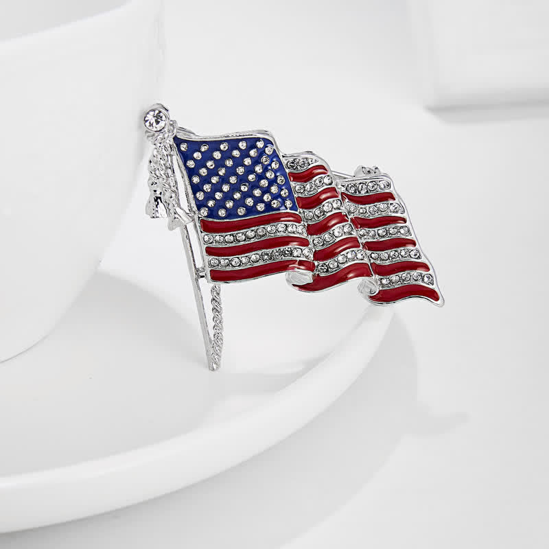Broche en strass scintillant avec drapeau américain patriotique