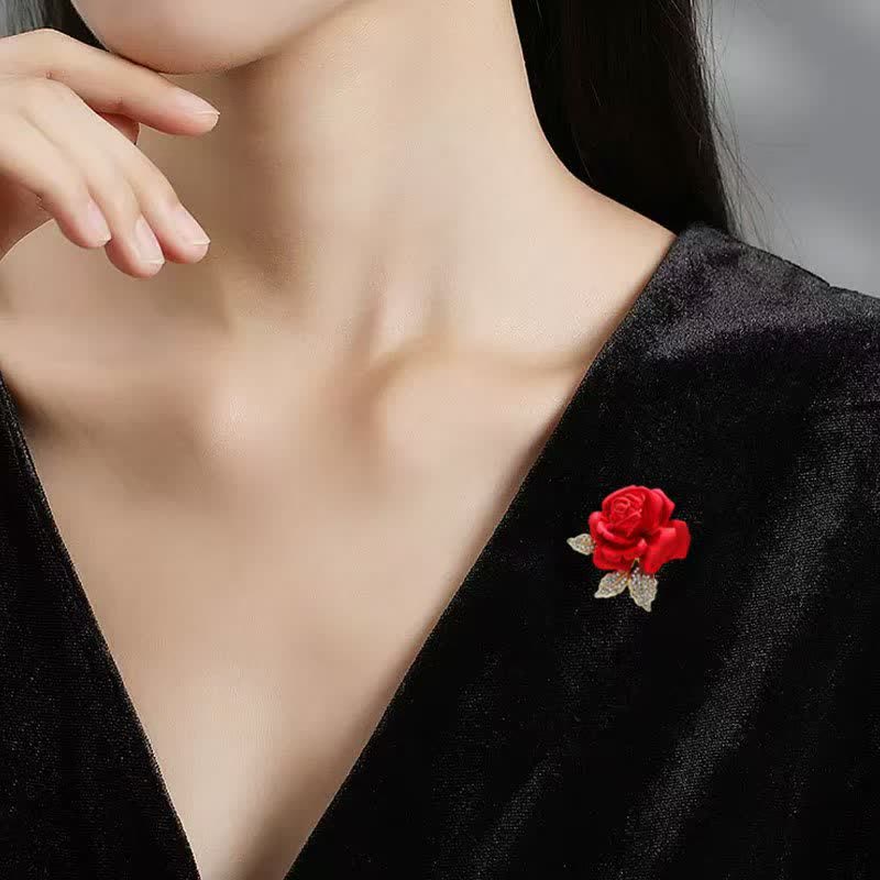 Broche fleur en strass rose rouge bleu
