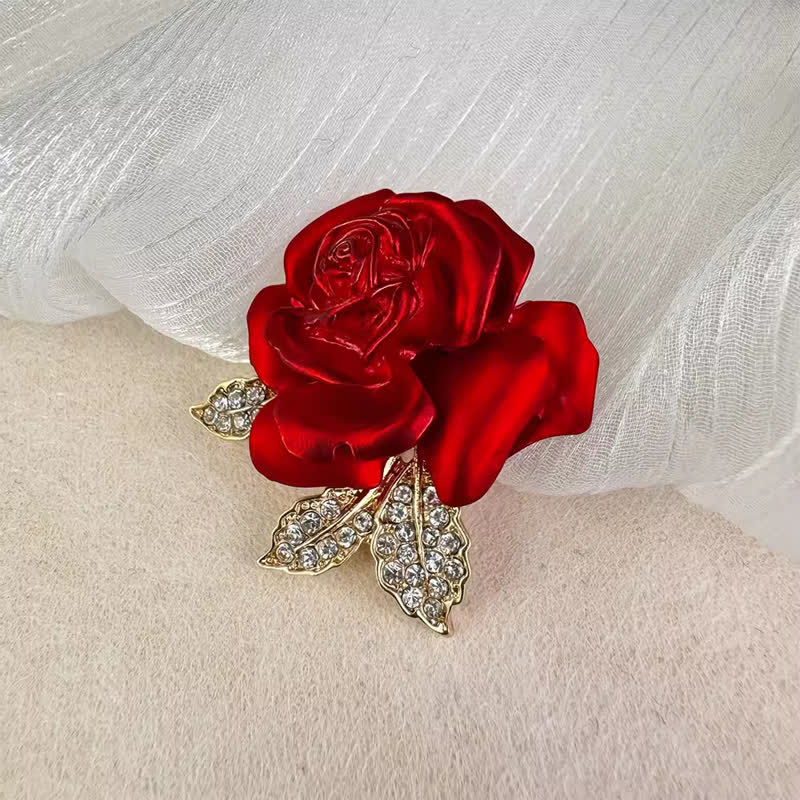 Broche fleur en strass rose rouge bleu