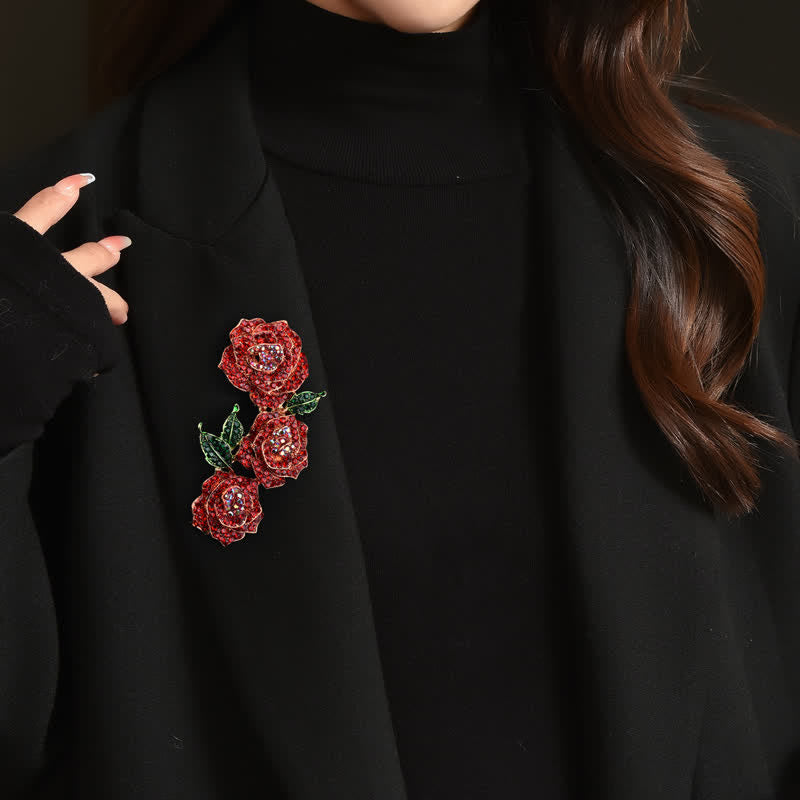 Broche en strass scintillant pour femme avec roses Triple Beauty
