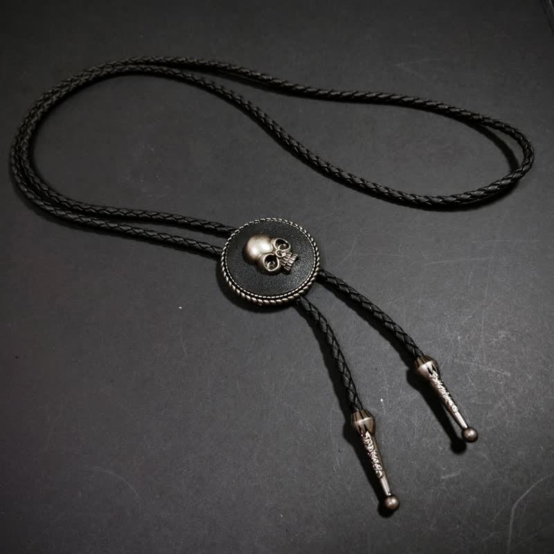 Pendentif de forme ronde motif crâne 3D Bolo Tie