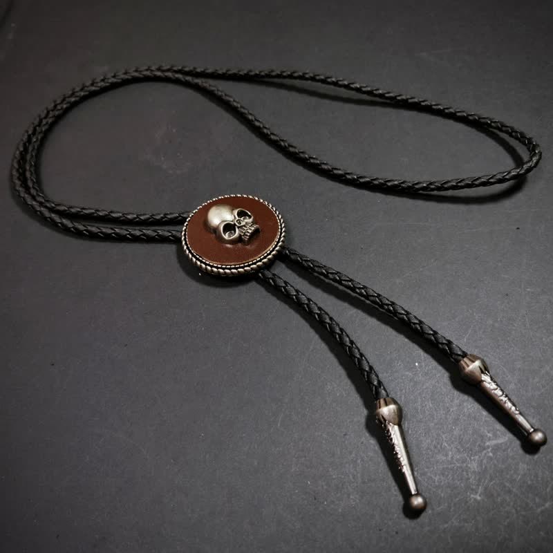 Pendentif de forme ronde motif crâne 3D Bolo Tie