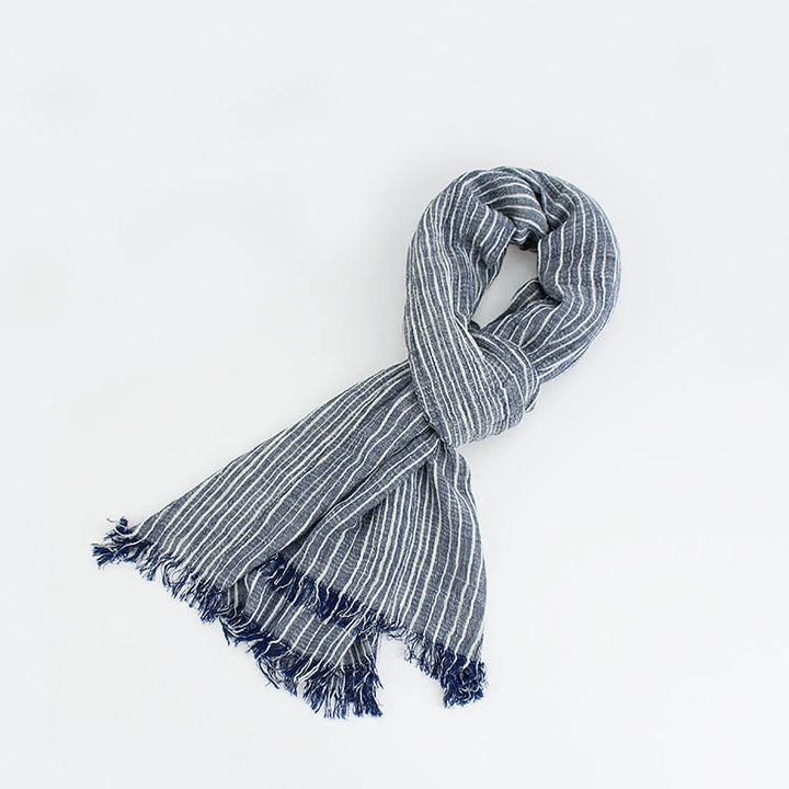 Écharpe fine et légère à rayures et lignes blanches - Marine - image 2