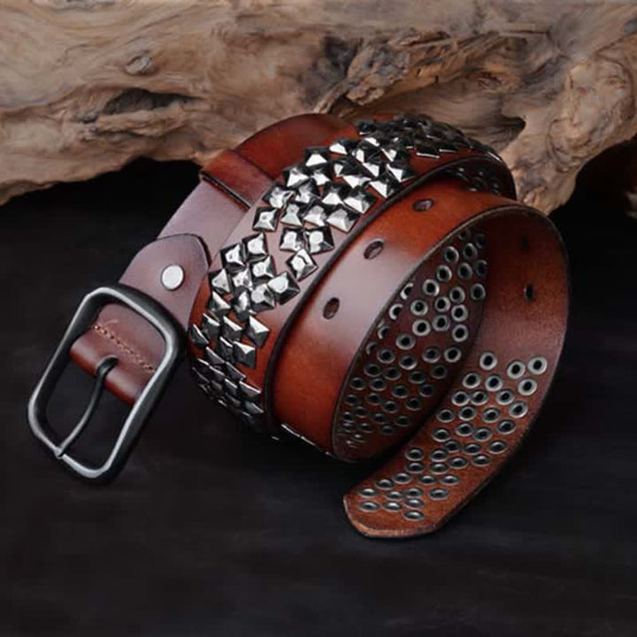 Ceinture en cuir à rivets pyramidaux brillants à disposition irrégulière