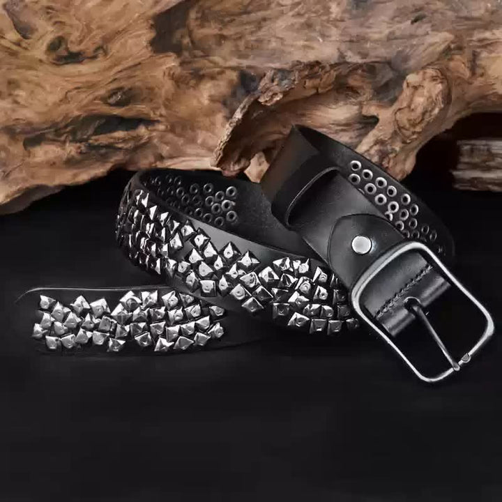 Ceinture en cuir à rivets pyramidaux brillants à disposition irrégulière