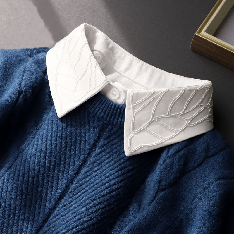 Chemisier demi-chemise amovible à faux col et broderie florale
