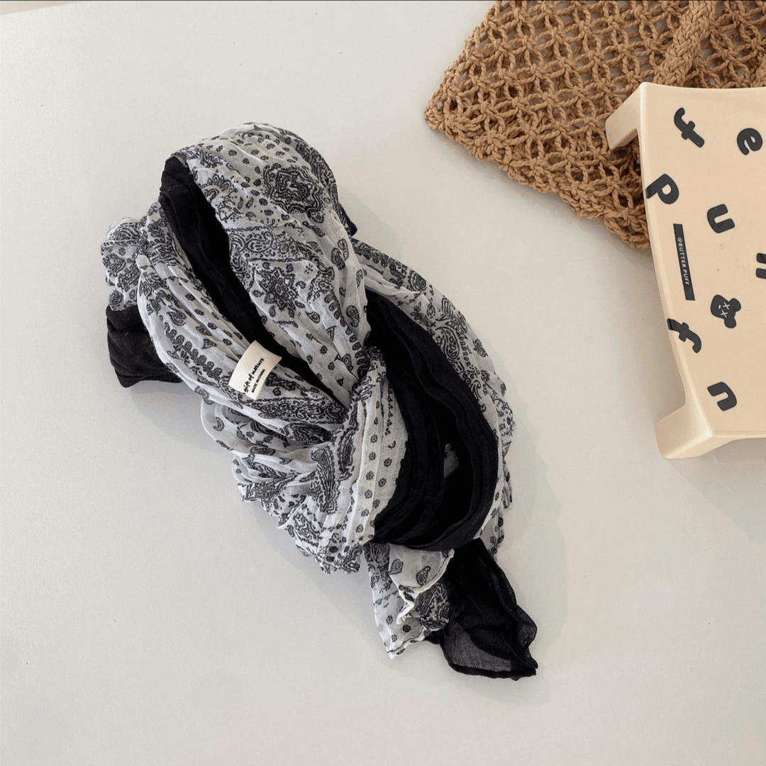 Écharpe fine en coton et lin à contraste de couleurs et motifs floraux printaniers