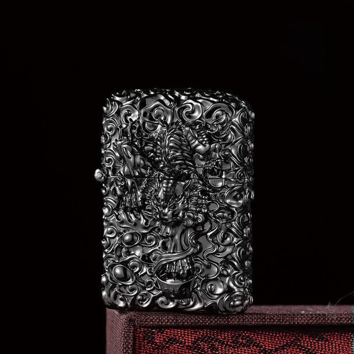 Briquet à pétrole rechargeable avec sculpture d'animaux sauvages mythiques