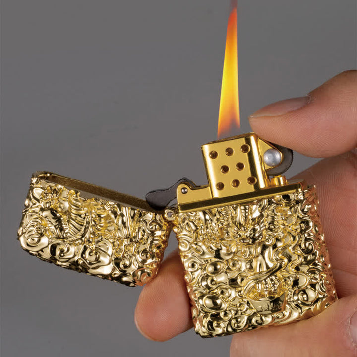 Briquet à pétrole rechargeable avec sculpture d'animaux sauvages mythiques
