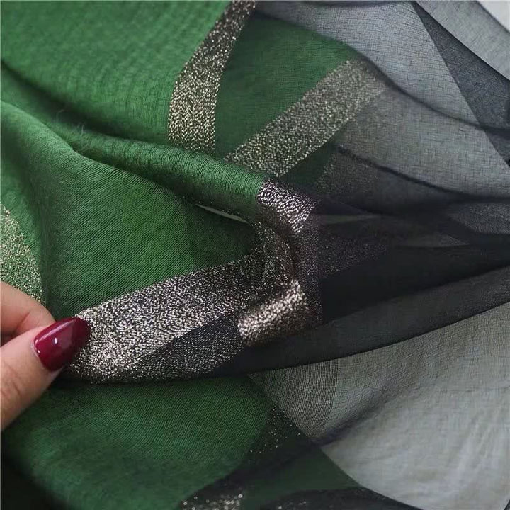 Écharpe fine de couleur unie à bordure dorée de style exotique