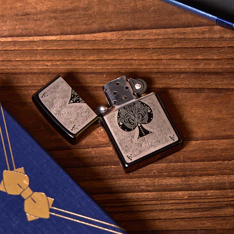 Coffret cadeau pour garçons d'honneur avec briquet ACE of Spades et flacon noir personnalisable 2 pièces