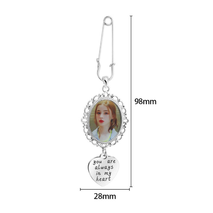 Personnalisez votre broche photo avec un cadeau de mariage chaleureux