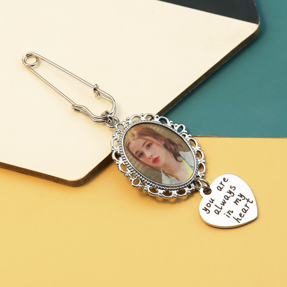 Personnalisez votre broche photo avec un cadeau de mariage chaleureux