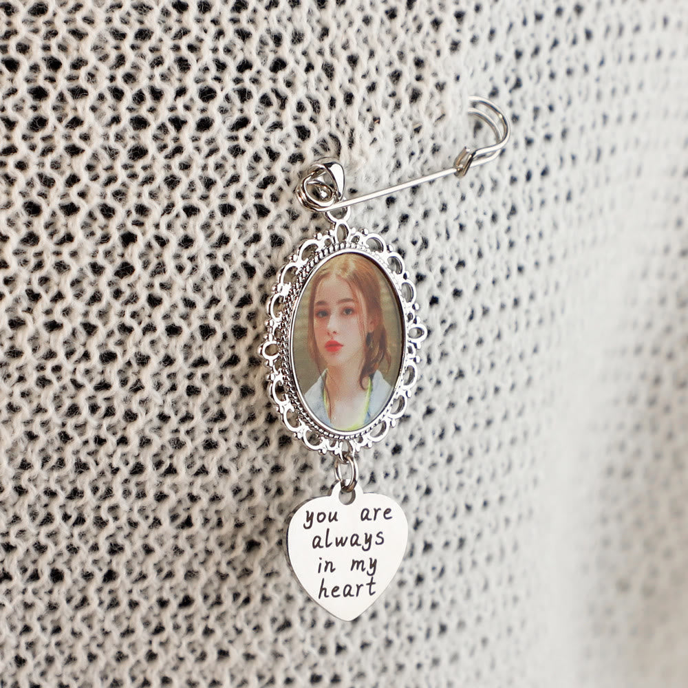 Personnalisez votre broche photo avec un cadeau de mariage chaleureux