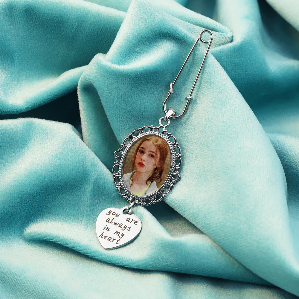 Personnalisez votre broche photo avec un cadeau de mariage chaleureux