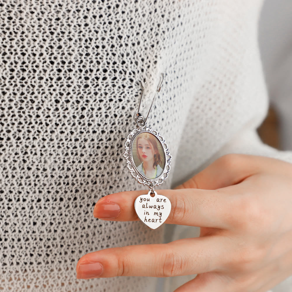 Personnalisez votre broche photo avec un cadeau de mariage chaleureux