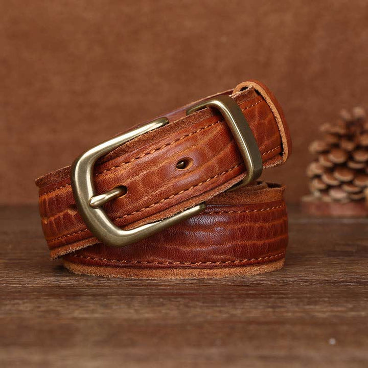 Cuir BVelt vintage détaillé à texture rugueuse et ondulations d'eau