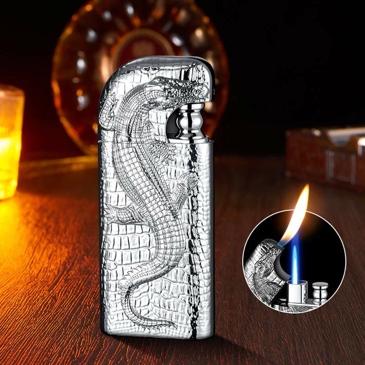 Briquet butane rechargeable à double flamme en relief motif crocodile sauvage