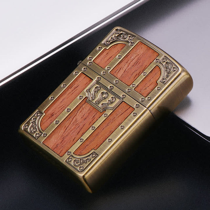 Briquet à pétrole rechargeable en bois brun, porte ancienne, gravure en laiton