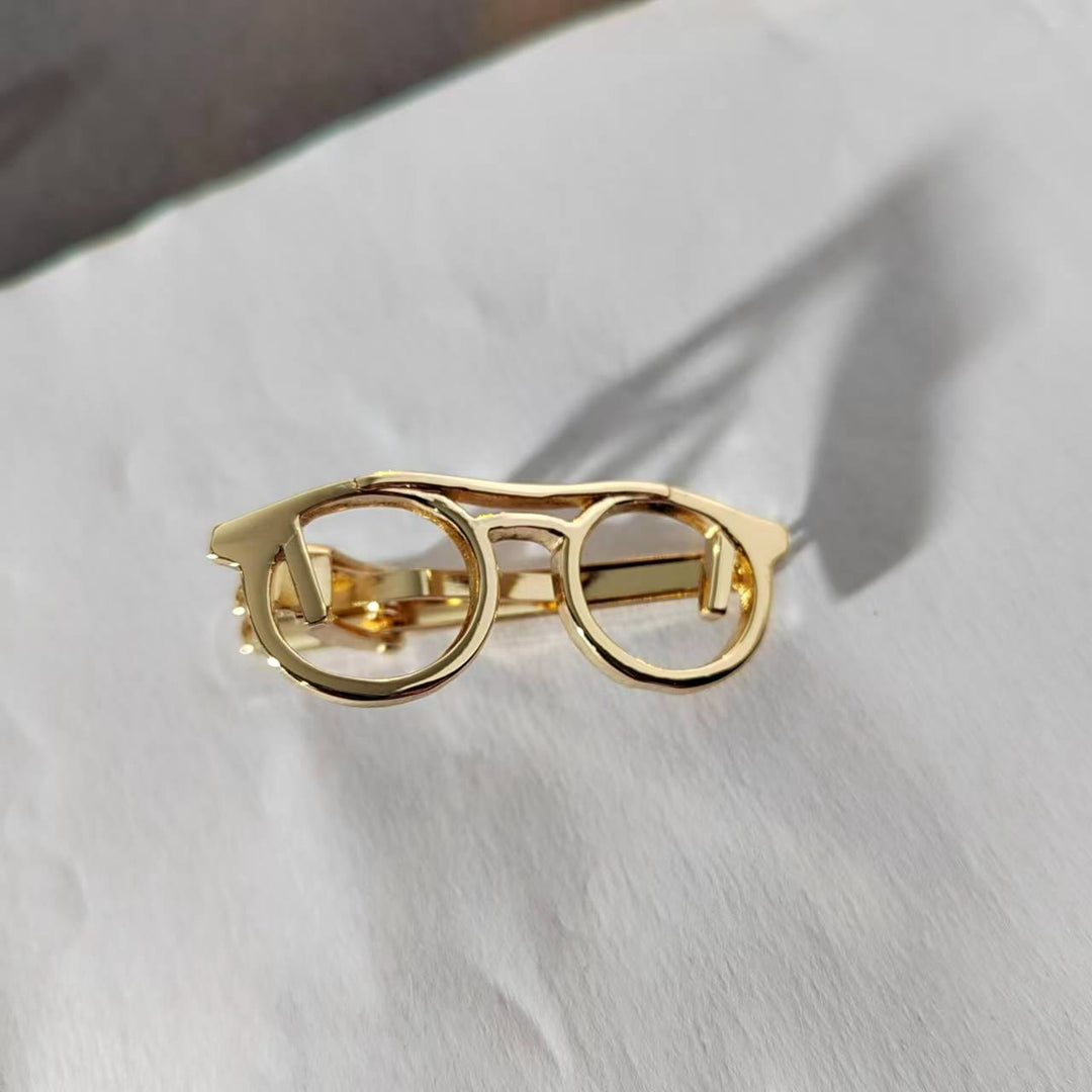 Pince à cravate pour lunettes dorées et argentées, idéale pour un costume quotidien