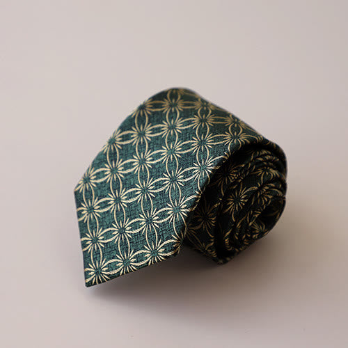 Cravate à motif floral vert marguerite pour homme