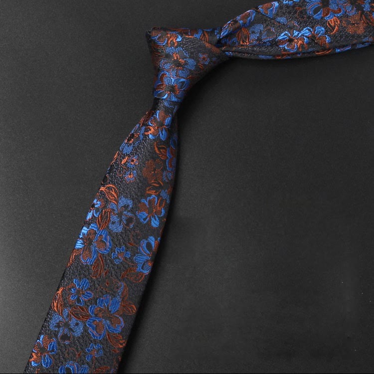Cravate pour homme à motif de fleurs tendres