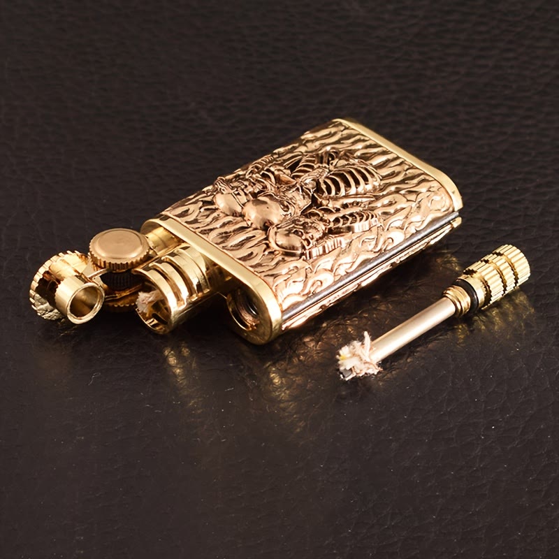 Briquet à kérosène 2 en 1 à allumette permanente, avec roue en pierre et motif tête de mort gravé