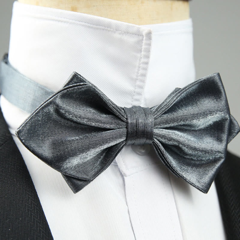 Nœud papillon pointu pré-noué en satin suédé avec sangle réglable