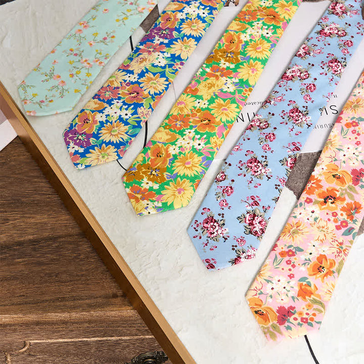 Cravate florale vintage pour homme