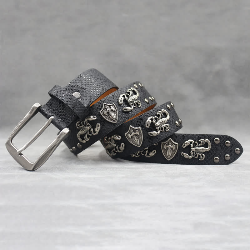 Ceinture en cuir noir à imprimé peau de serpent et rivets scorpion argentés antiques