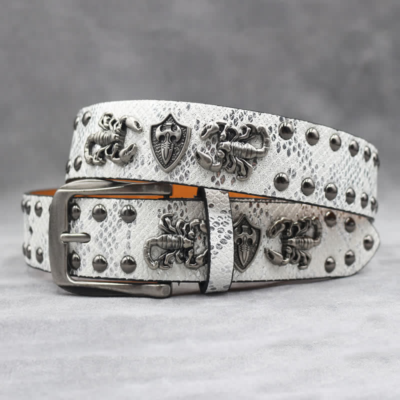 Ceinture en cuir noir à imprimé peau de serpent et rivets scorpion argentés antiques