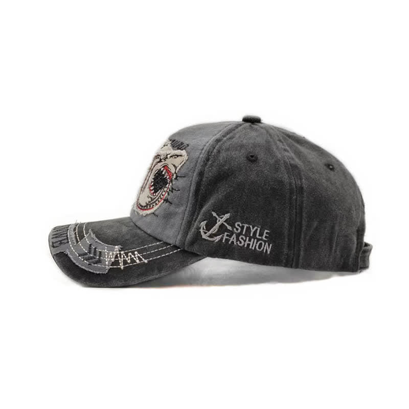 Casquette de baseball délavée à bords effilochés et brodés de requins