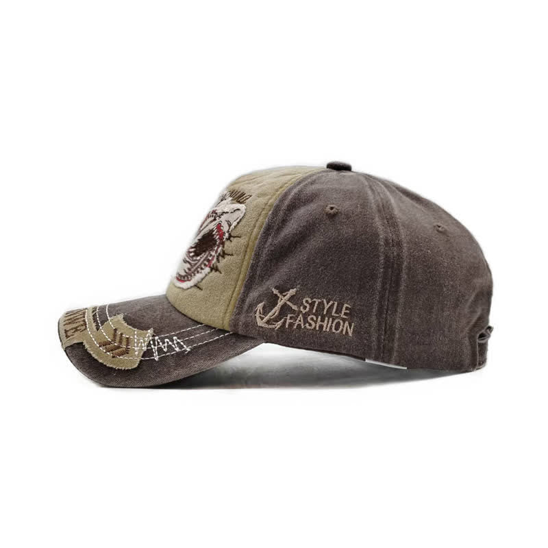 Casquette de baseball délavée à bords effilochés et brodés de requins