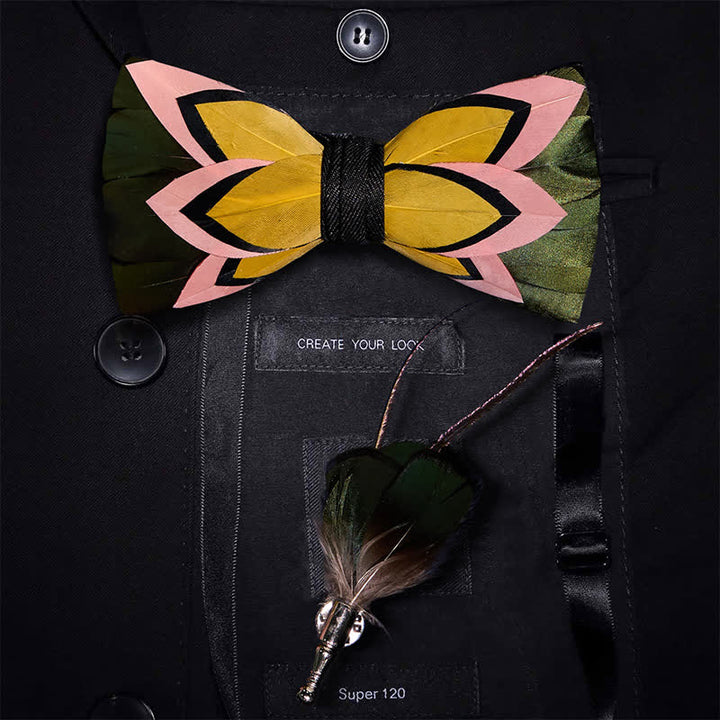 Nœud papillon en plumes noires irisées avec épingle à revers