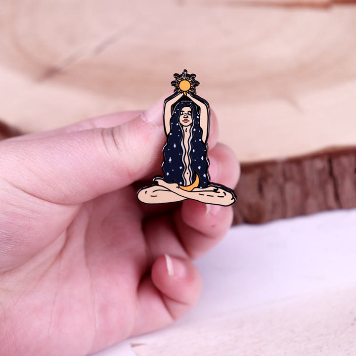 Broche en émail pour femme, déesse céleste du soleil et de la lune