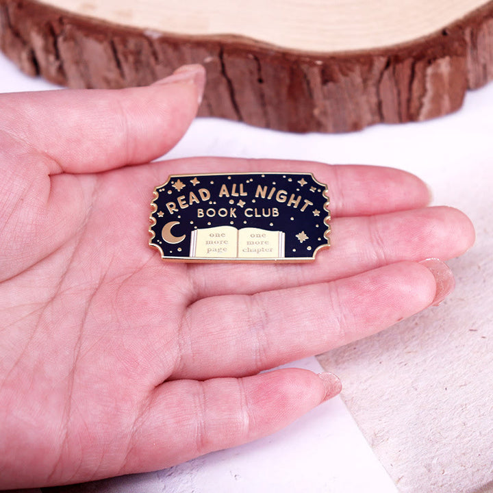 Broche en émail du club de lecture Read All Night