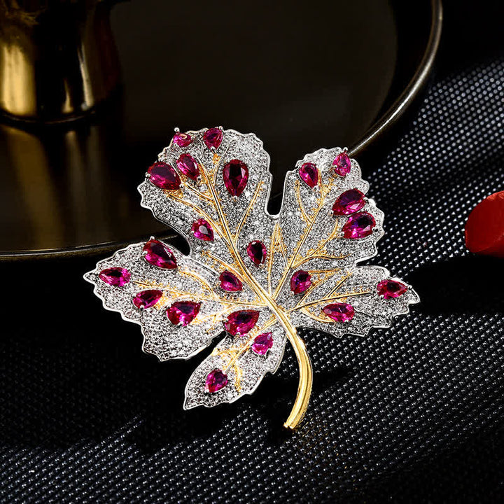 Broche feuille d'érable rose et cristal blanc pour femme