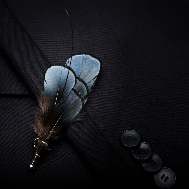 Nœud papillon de luxe en plumes naturelles bleu foncé avec épingle à revers