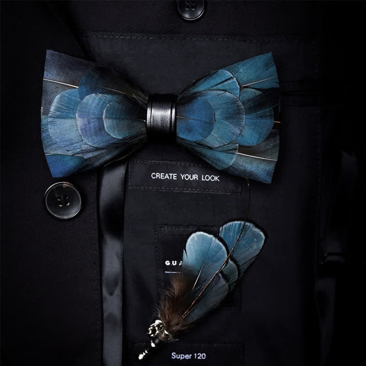 Nœud papillon de luxe en plumes naturelles bleu foncé avec épingle à revers