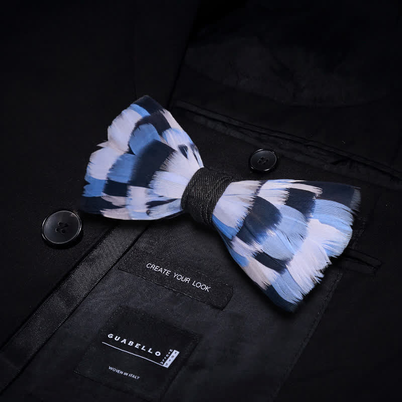Nœud papillon à plumes bleu et blanc pour enfant avec épingle à revers