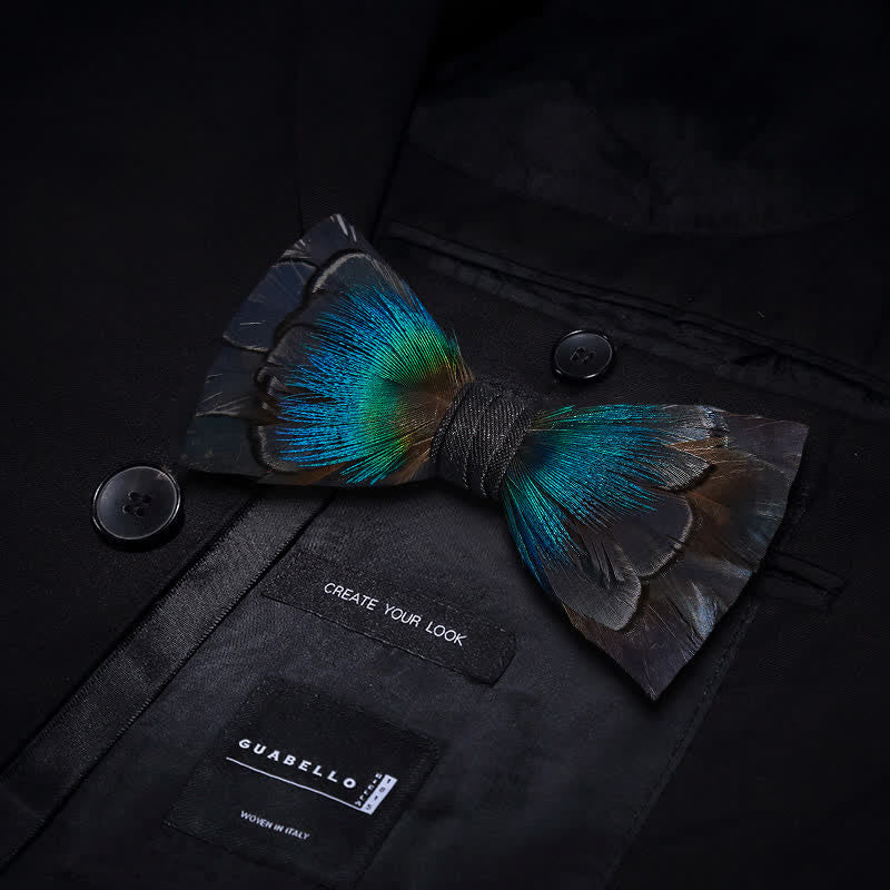 Nœud papillon bleu marine à plumes en cascade avec épingle à revers - image 2