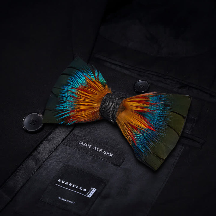 Nœud papillon à plumes colorées avec épingle à revers