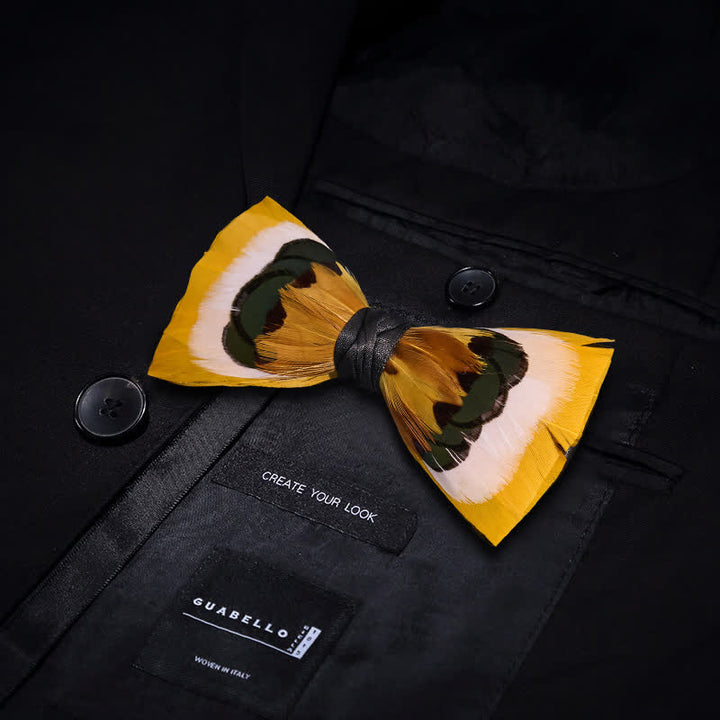 Nœud papillon à plumes jaunes et blanches
