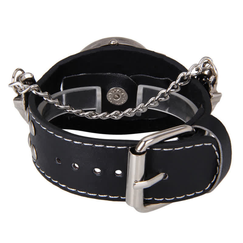 Montre homme en cuir avec bracelet à rivets punk et cache tête de mort