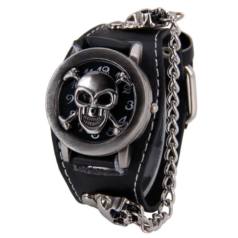 Montre homme en cuir avec bracelet à rivets punk et cache tête de mort