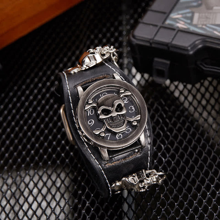 Montre homme en cuir avec bracelet à rivets punk et cache tête de mort