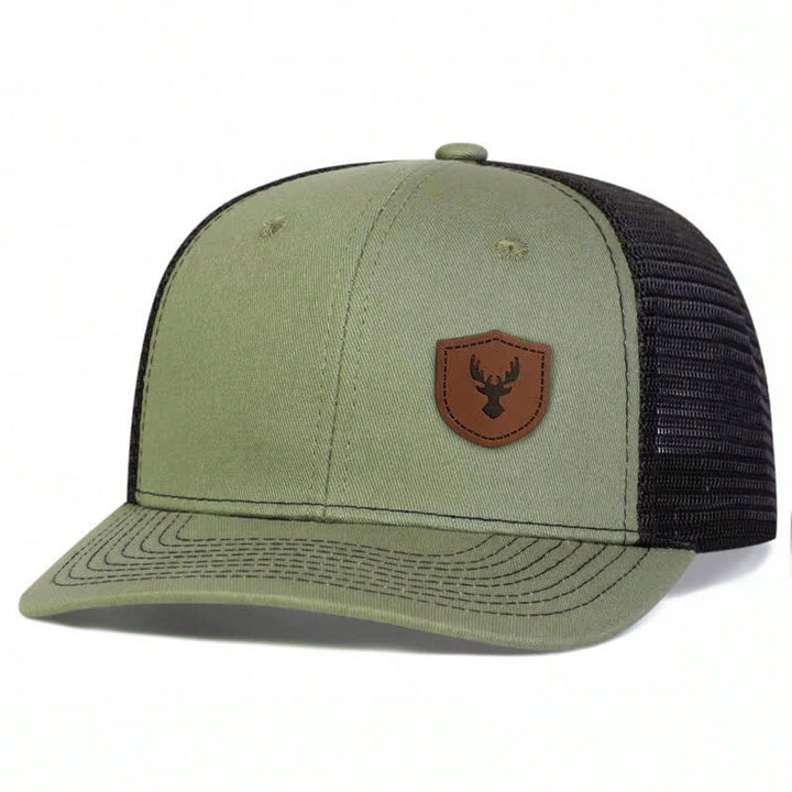 Petite casquette de camionneur avec patch en cuir marron et bois de cerf